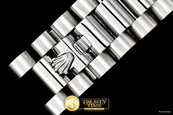 0213 RDD0215E – DayDate 36mm Tailored 688